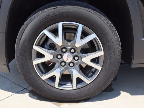 Used 2023 GMC Acadia SLE w/ Driver Convenience Package FWD image 31
