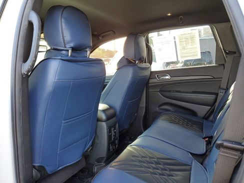 Used 2019 Jeep Grand Cherokee Laredo image 10