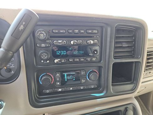 Used 2003 Chevrolet Suburban LT w/ LT Preferred Equipment Group RWD image 24