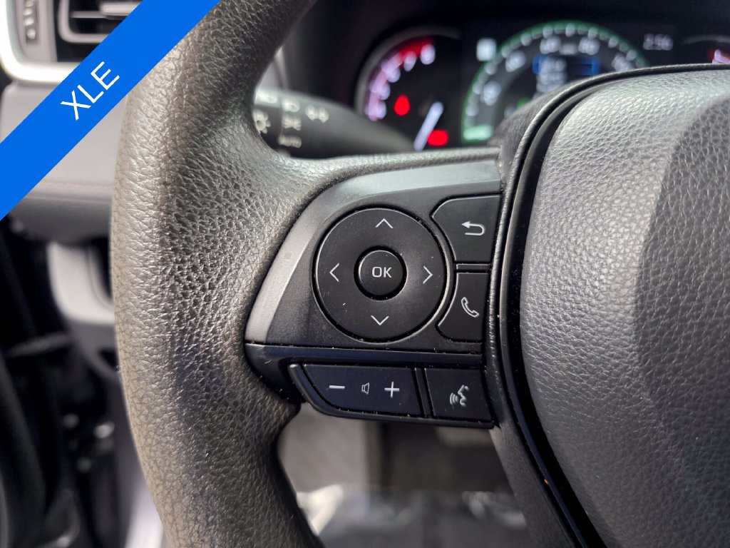 Used 2025 Toyota RAV4 XLE w/ Convenience Package FWD image 19