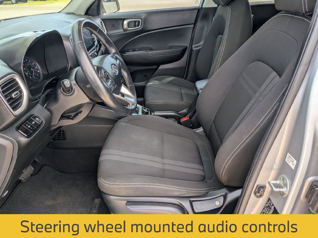 Used 2022 Hyundai Venue SEL FWD image 15
