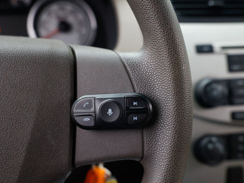 Used 2010 Ford Focus SE image 26