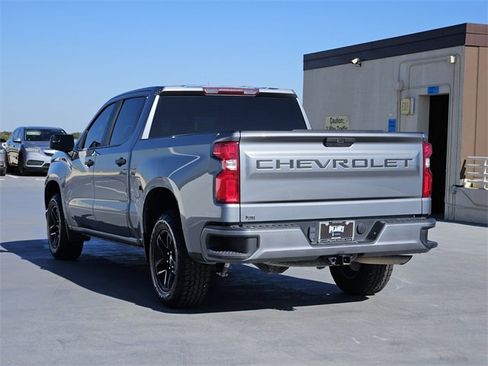 Used 2020 Chevrolet Silverado 1500 Custom w/ Custom Value Package image 5