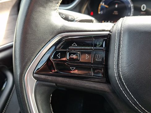 Used 2022 Jeep Grand Cherokee Overland image 21