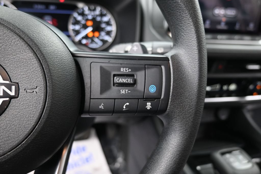 Used 2024 Nissan Rogue SV FWD image 34