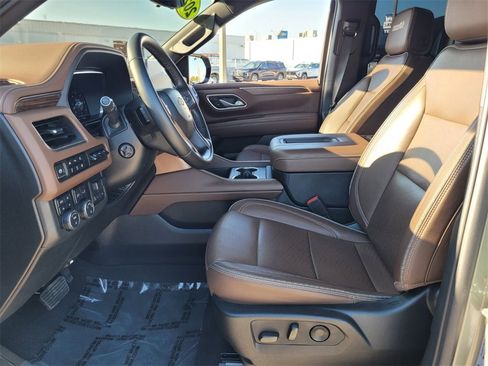 Certified 2024 Chevrolet Suburban High Country image 15