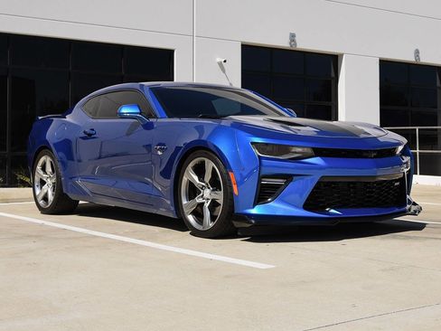 Used 2017 Chevrolet Camaro SS image 3