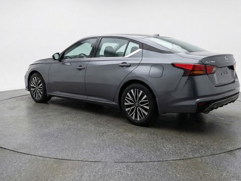 Used 2025 Nissan Altima 2.5 SV FWD image 6