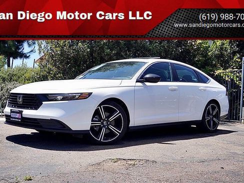 Used 2025 Honda Accord Sport image 1