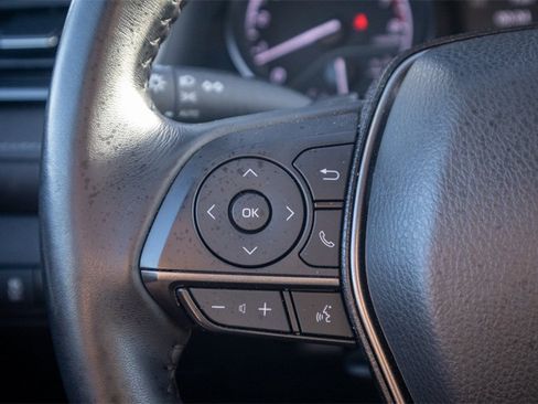 Used 2023 Toyota Camry SE image 12