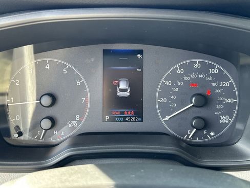 Used 2023 Toyota Corolla Cross L image 23