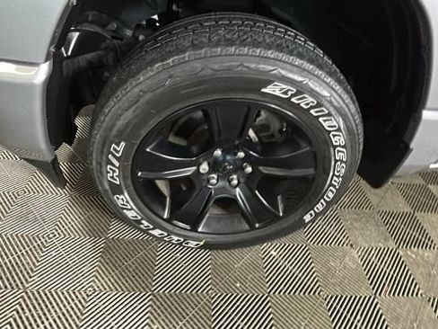 Used 2022 RAM 1500 Big Horn AWD/4WD image 9