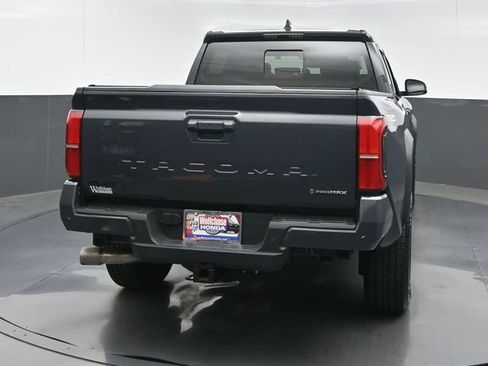 Used 2025 Toyota Tacoma TRD Off-Road w/ TRD Off Road Upgrade Package AWD/4WD image 5