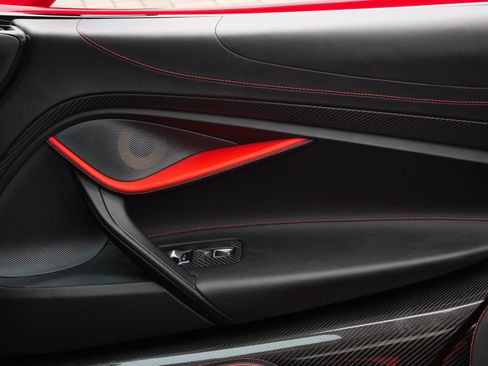 Used 2020 McLaren 720S Performance RWD image 27
