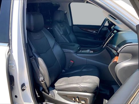 Used 2019 Cadillac Escalade Premium Luxury AWD/4WD image 9