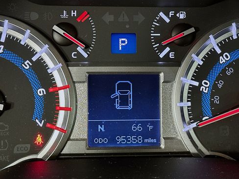 Used 2016 Toyota 4Runner Limited image 18