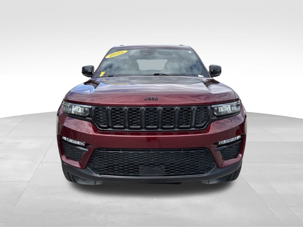 Used 2025 Jeep Grand Cherokee Limited w/ Black Appearance Package AWD/4WD image 2