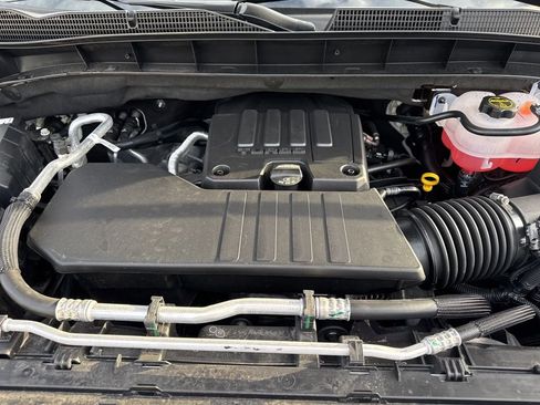 Used 2025 GMC Sierra 1500 Elevation image 38