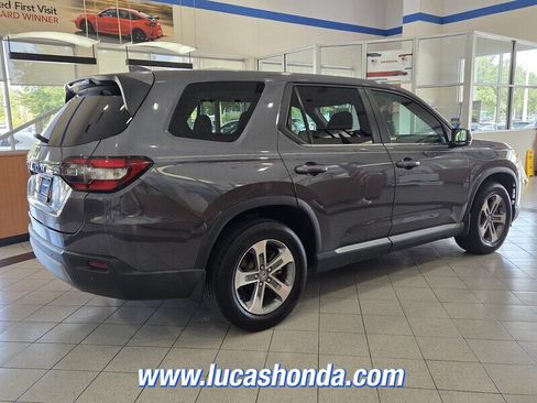 Used 2024 Honda Pilot EX-L image 4