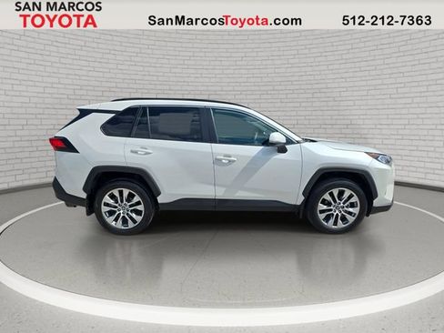 Used 2021 Toyota RAV4 XLE Premium FWD image 5