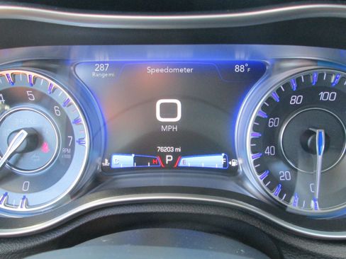 Used 2016 Chrysler 300 C AWD/4WD image 15