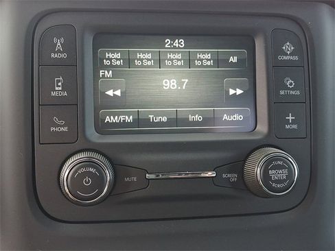 Used 2024 RAM 2500 Tradesman w/ Chrome Appearance Group image 15