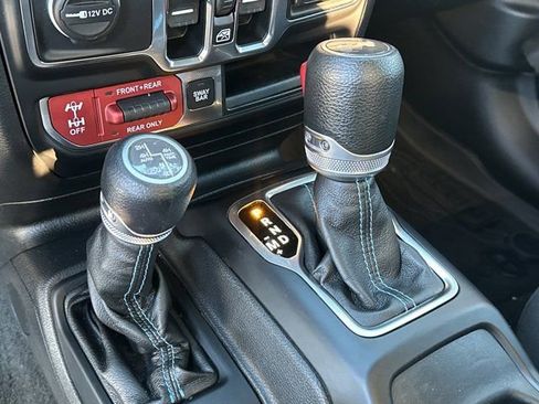 Used 2022 Jeep Wrangler Unlimited Rubicon 4xe image 37