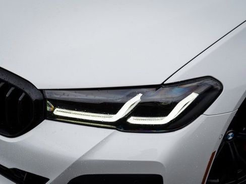 Used 2023 BMW 530i w/ M Sport Package image 3