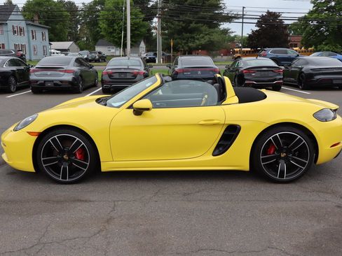 Used 2023 Porsche 718 Boxster S RWD image 9