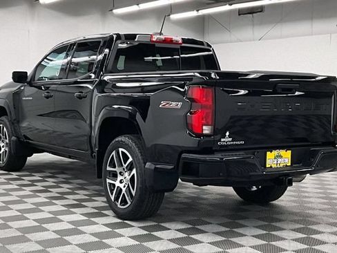 Used 2024 Chevrolet Colorado Z71 w/ Z71 Convenience Package 2 AWD/4WD image 2