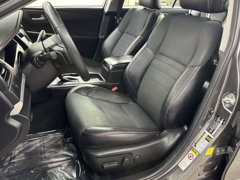 Used 2017 Toyota Camry SE image 17