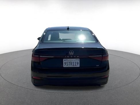 Used 2025 Volkswagen Jetta SE image 11
