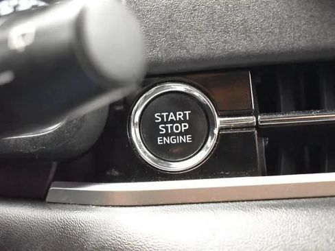 Used 2024 Mitsubishi Outlander FWD image 28