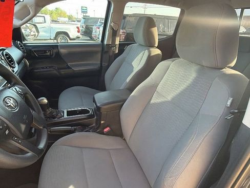 Used 2019 Toyota Tacoma SR w/ SR Convenience Package image 13