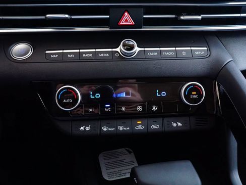 New 2026 Hyundai Elantra Limited FWD image 11