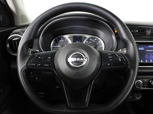 Certified 2025 Nissan Kicks Play S image 10