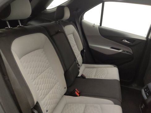 Used 2021 Chevrolet Equinox LS image 19