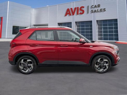Used 2025 Hyundai Venue SEL FWD image 5
