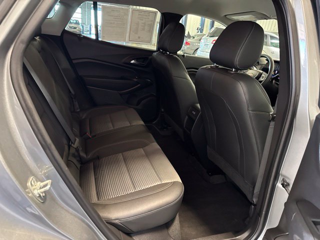 Used 2025 Chevrolet Trax LT FWD image 13