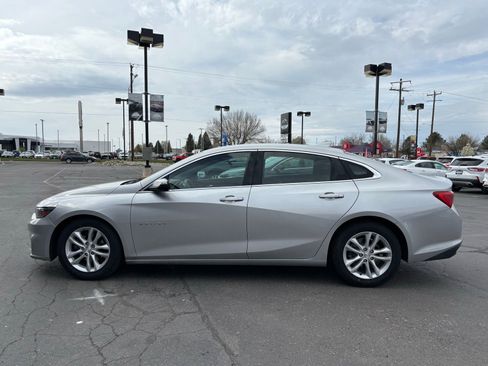 Used 2018 Chevrolet Malibu LT image 3