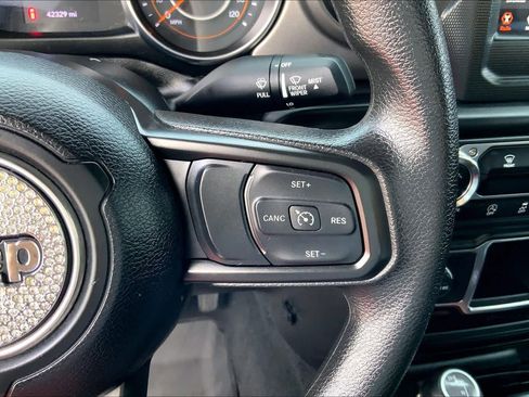 Used 2023 Jeep Wrangler Sport image 40