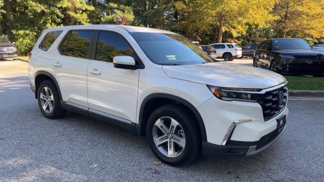 Used 2025 Honda Pilot EX-L image 2