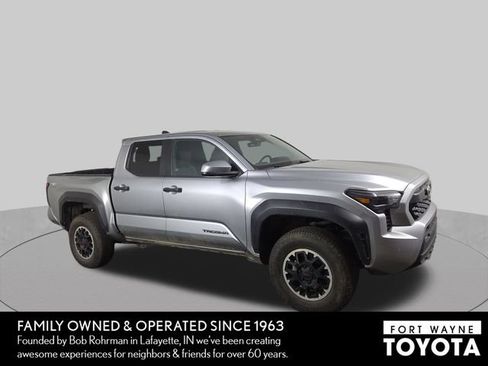 Used 2024 Toyota Tacoma TRD Off-Road AWD/4WD image 5