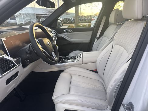 New 2026 BMW X5 xDrive50e image 10