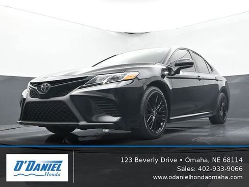 Used 2020 Toyota Camry SE FWD image 9