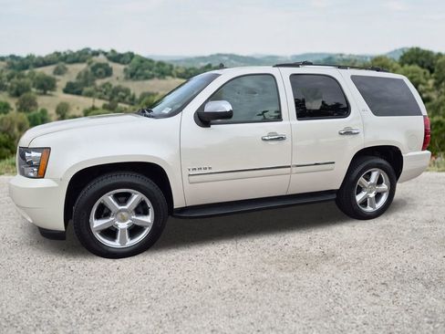 Used 2013 Chevrolet Tahoe LTZ RWD image 4