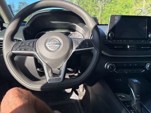 Used 2022 Nissan Altima 2.5 SV image 5