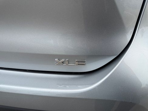 Certified 2021 Toyota Highlander XLE AWD/4WD image 23