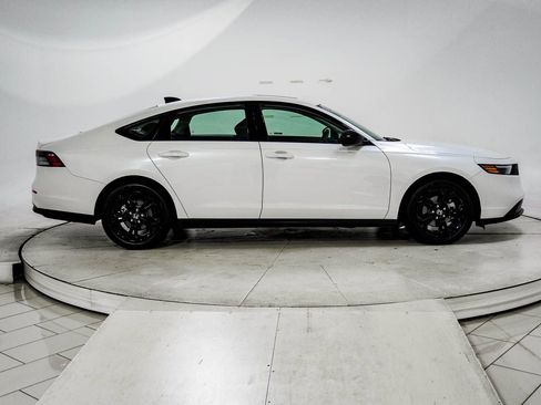 Used 2025 Honda Accord SE image 11