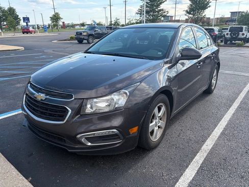 Used 2016 Chevrolet Cruze LT FWD image 3